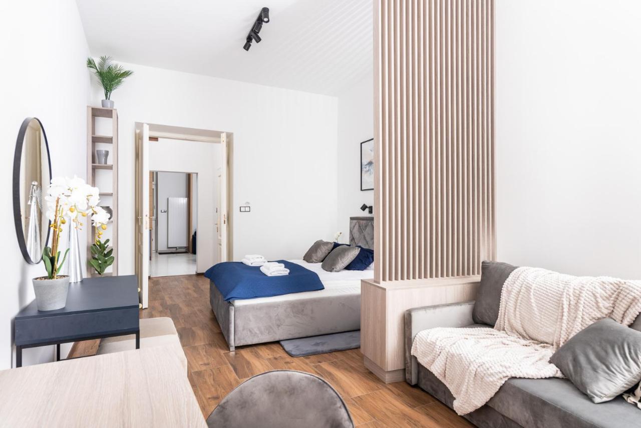 Premium Splendid Old Town Suites - By Upstairs Cracóvia Exterior foto